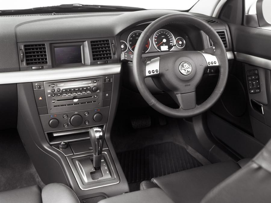  Holden Vectra Hatchback 2003 года  (фото 8 из 18)